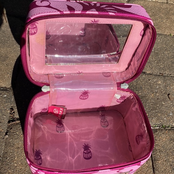 Vintage Y2K Roxy toiletry travel hard case. Like new! - Picture 3 of 7